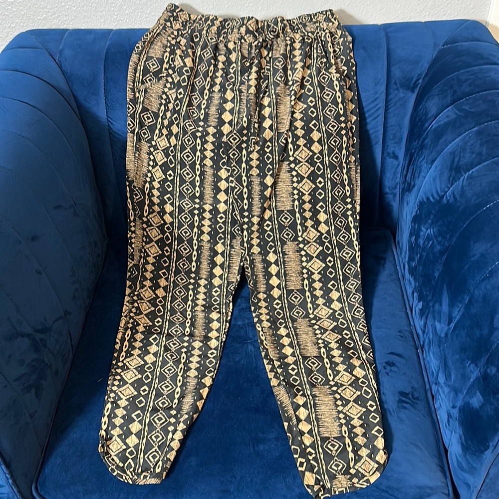 Women’s pants tribal print